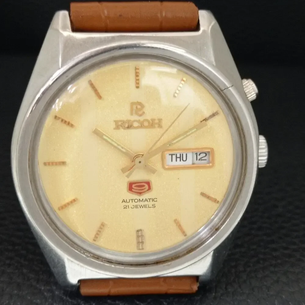 Vintage 1982 Ricoh Automatic Mens Silver Watch W/daydate & Red accents